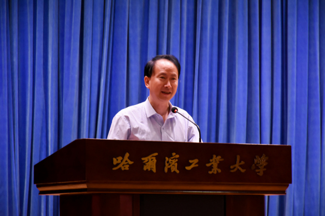 bwin经理黄玉东发言